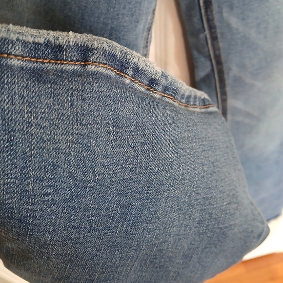 Distressed Boot Cut Jeans, Size 31 Bridge By Gly - Picture 10 of 11